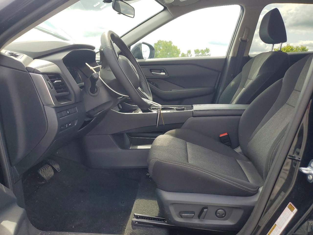 2025 NISSAN ROGUE