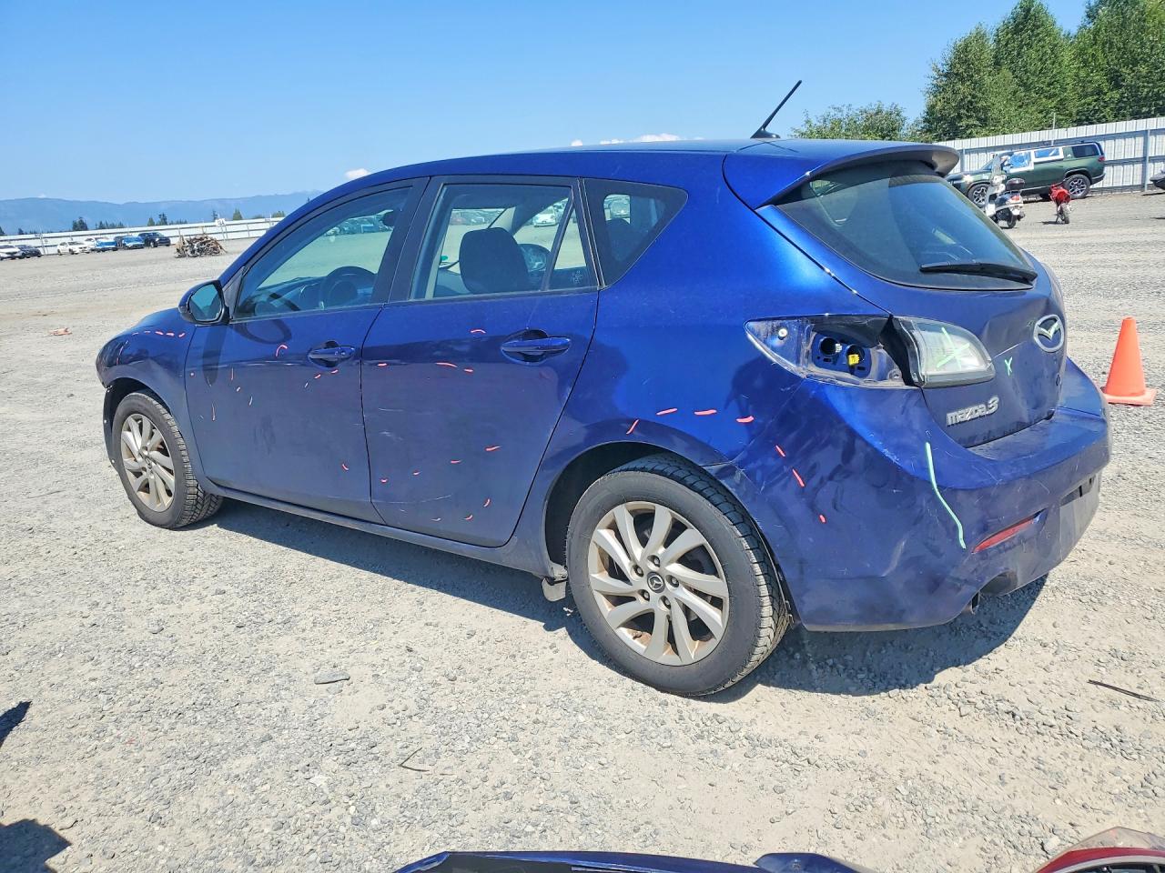 2013 MAZDA 3
