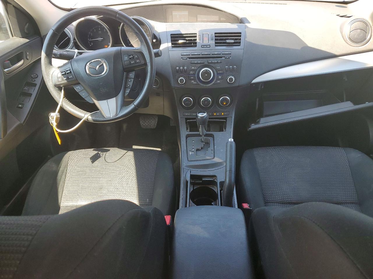 2013 MAZDA 3