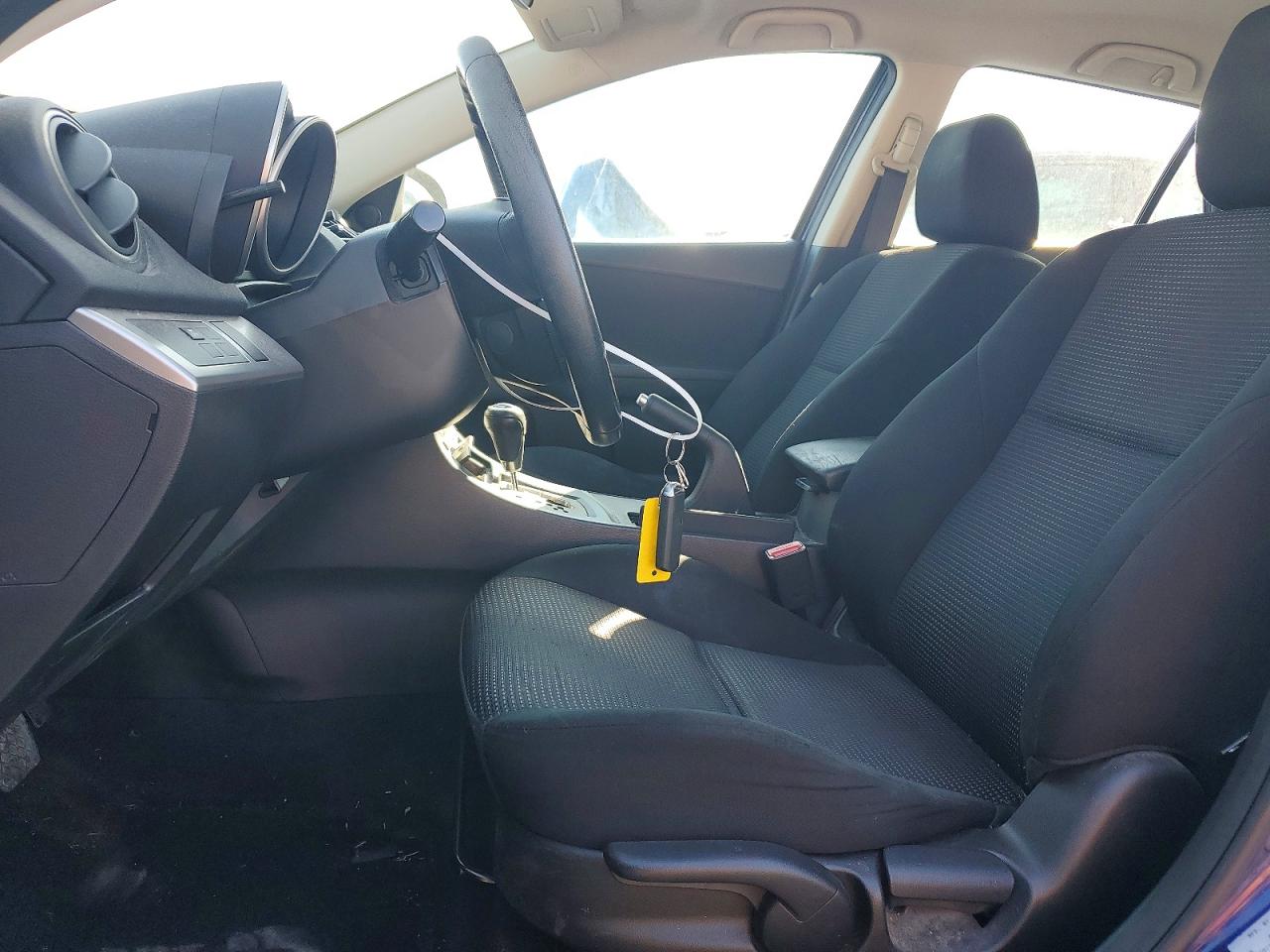 2013 MAZDA 3