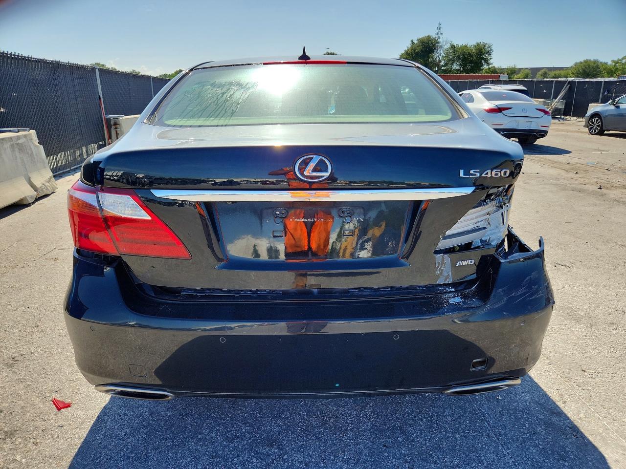 2011 LEXUS LS460