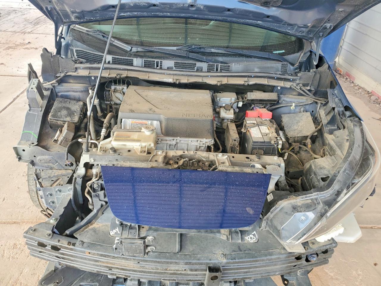 2022 NISSAN LEAF