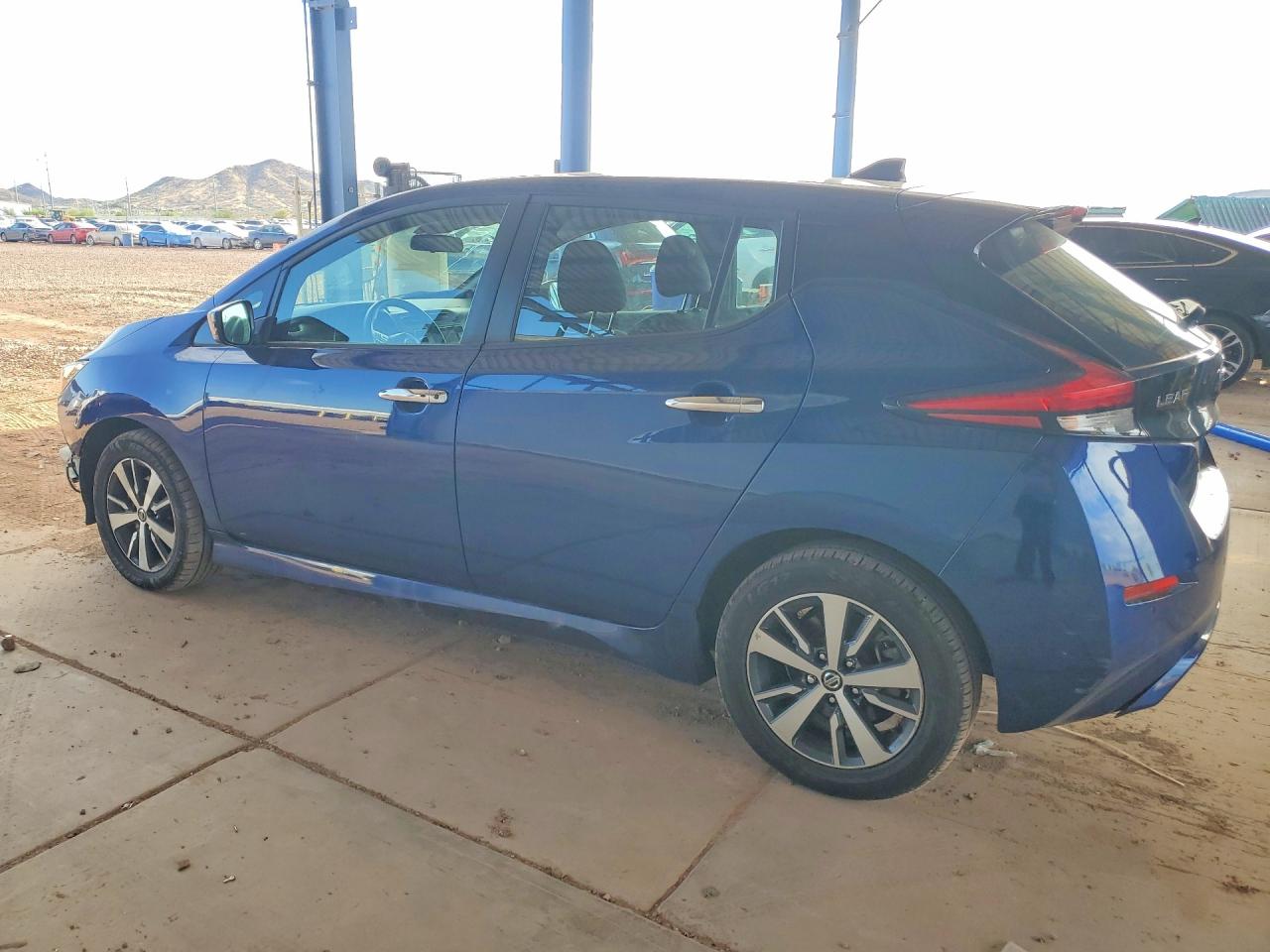 2022 NISSAN LEAF