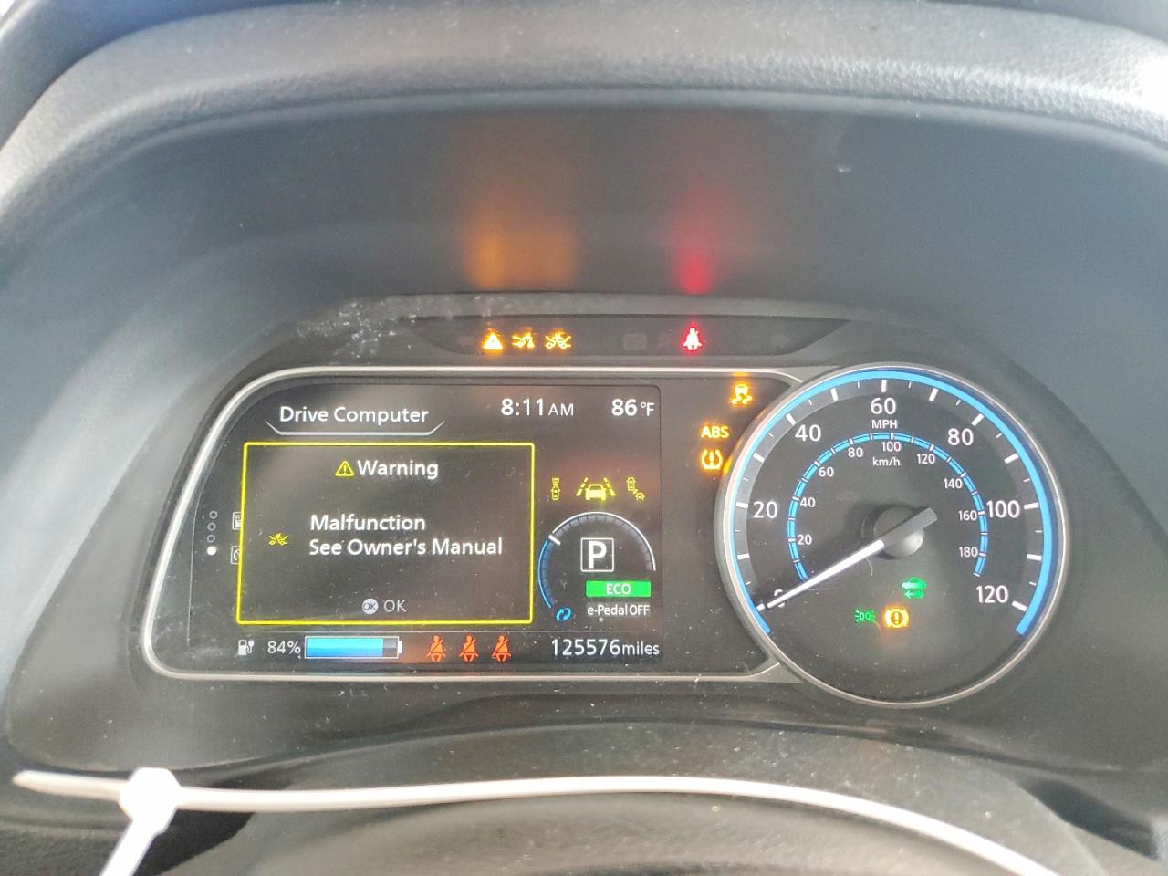 2022 NISSAN LEAF