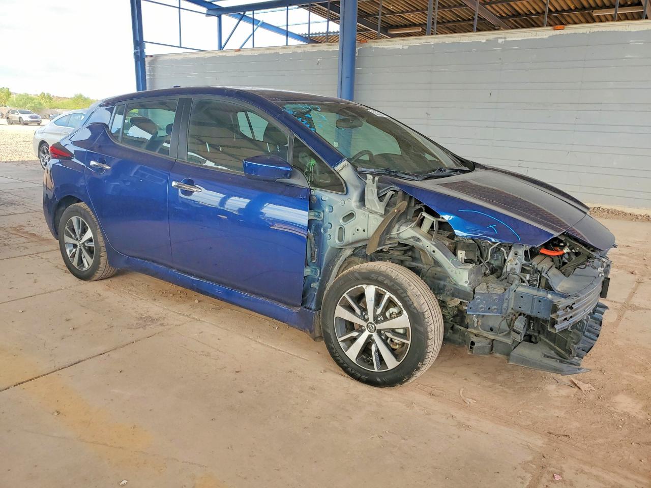 2022 NISSAN LEAF