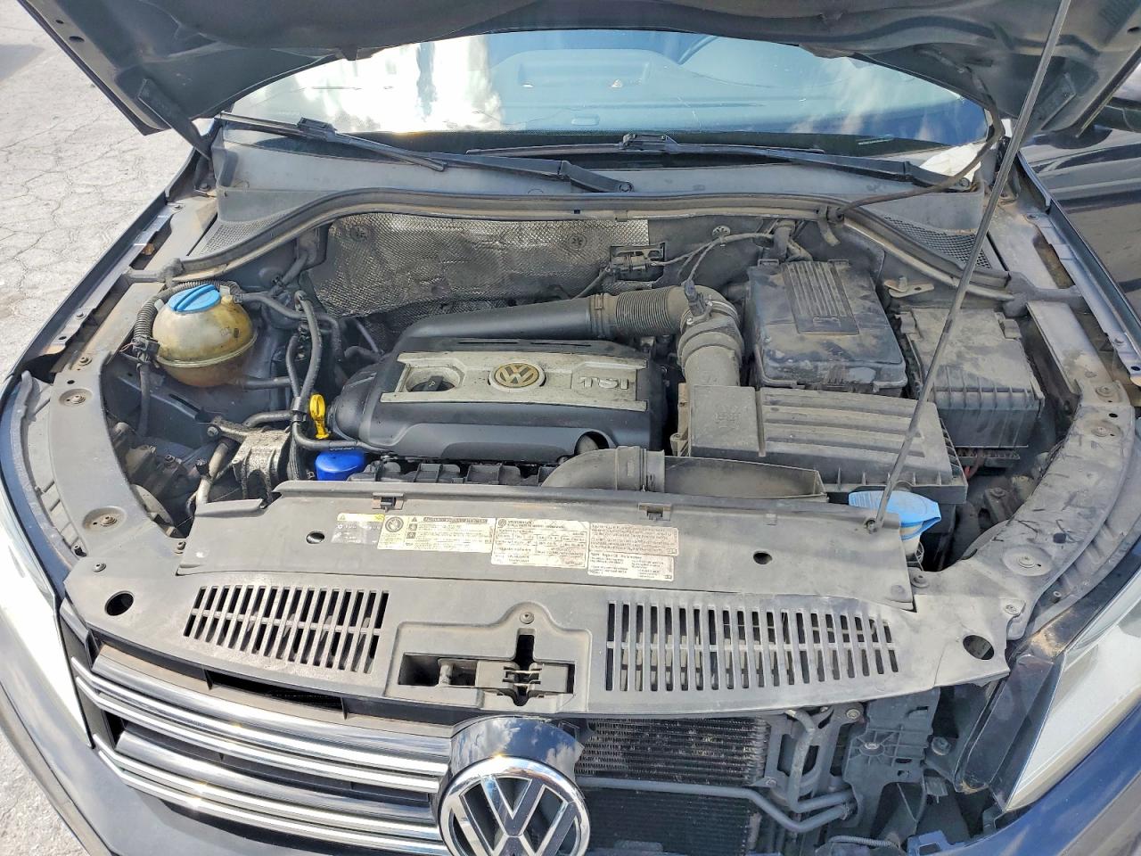 2016 VOLKSWAGEN TIGUAN