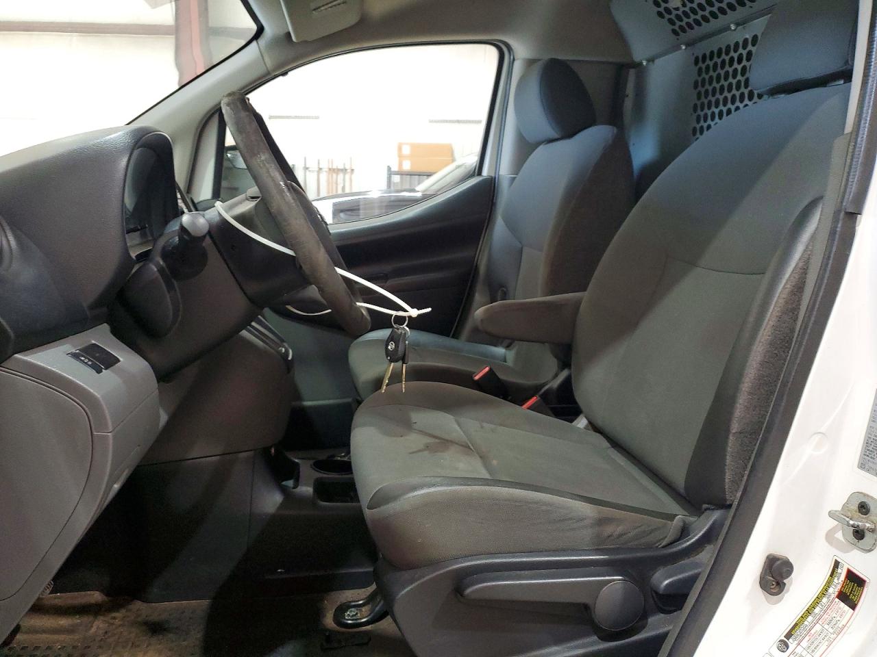 2015 NISSAN NV