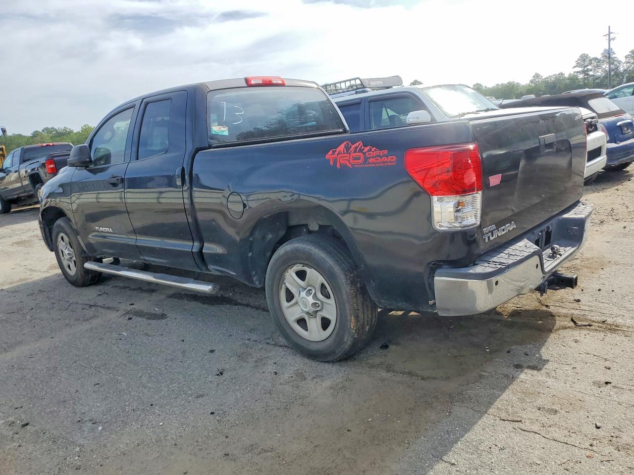 2011 TOYOTA TUNDRA