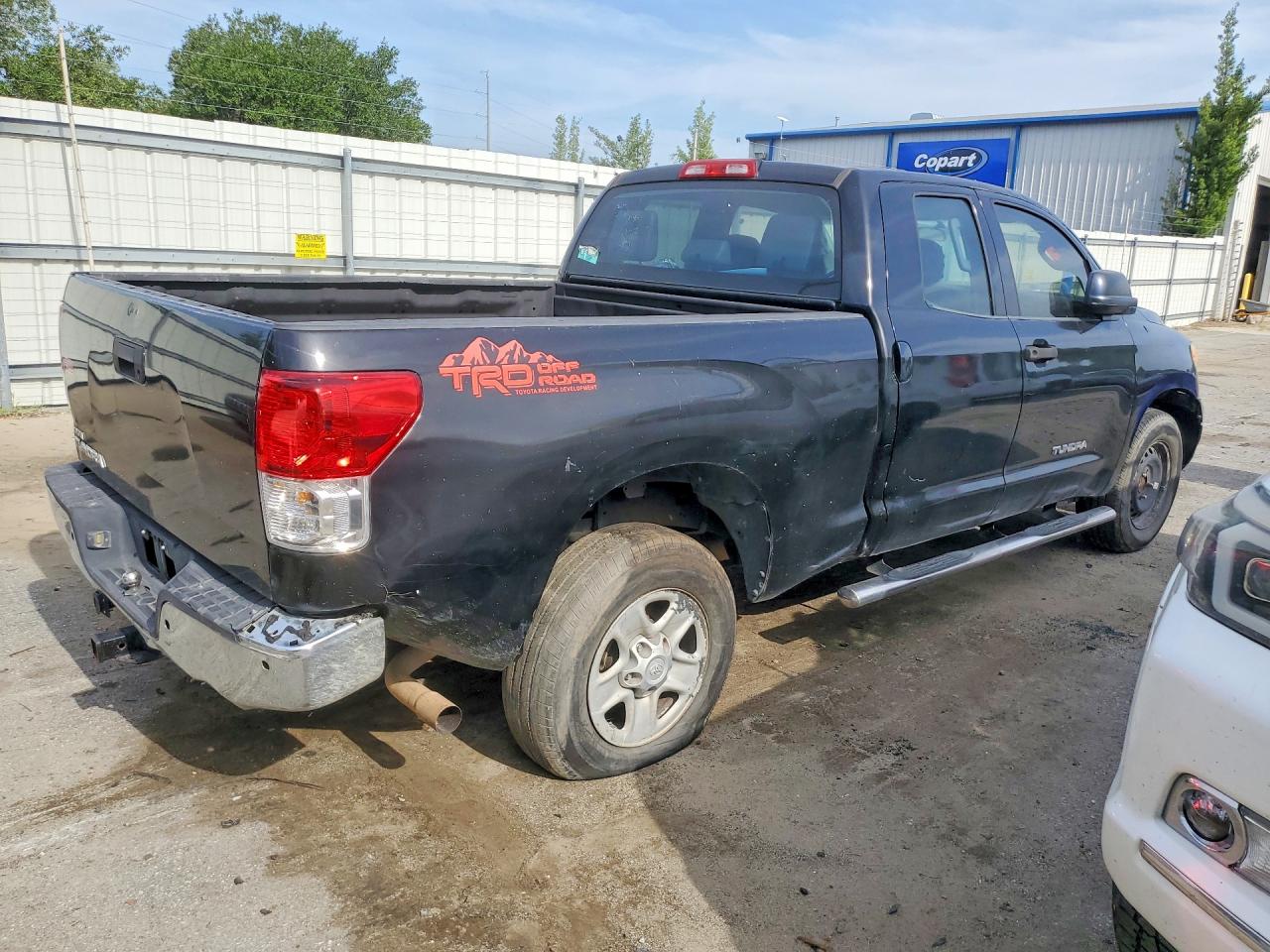 2011 TOYOTA TUNDRA