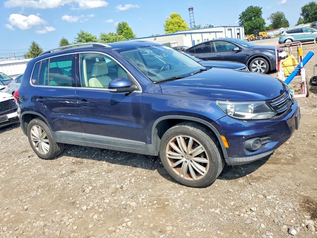 2012 VOLKSWAGEN TIGUAN