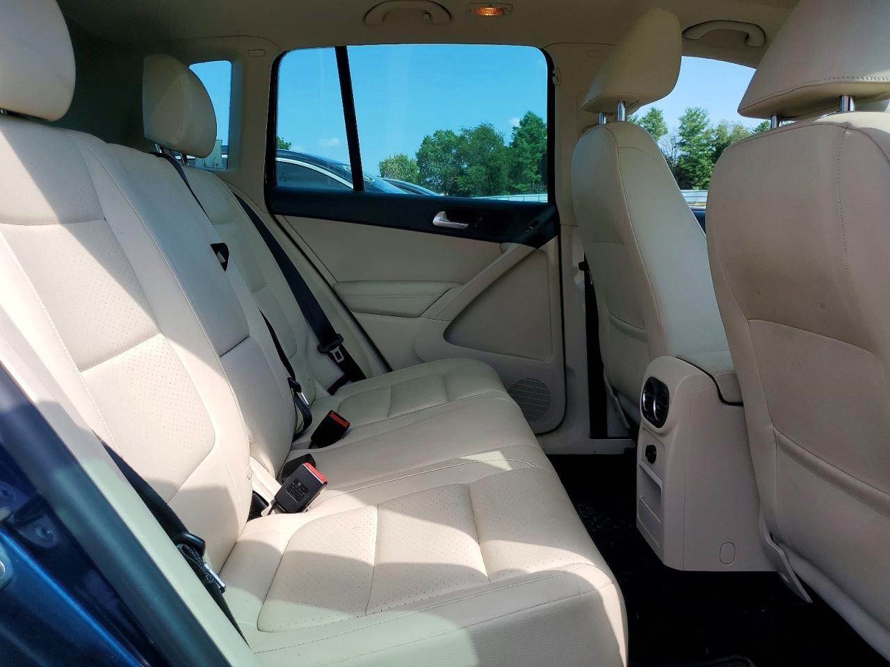 2012 VOLKSWAGEN TIGUAN
