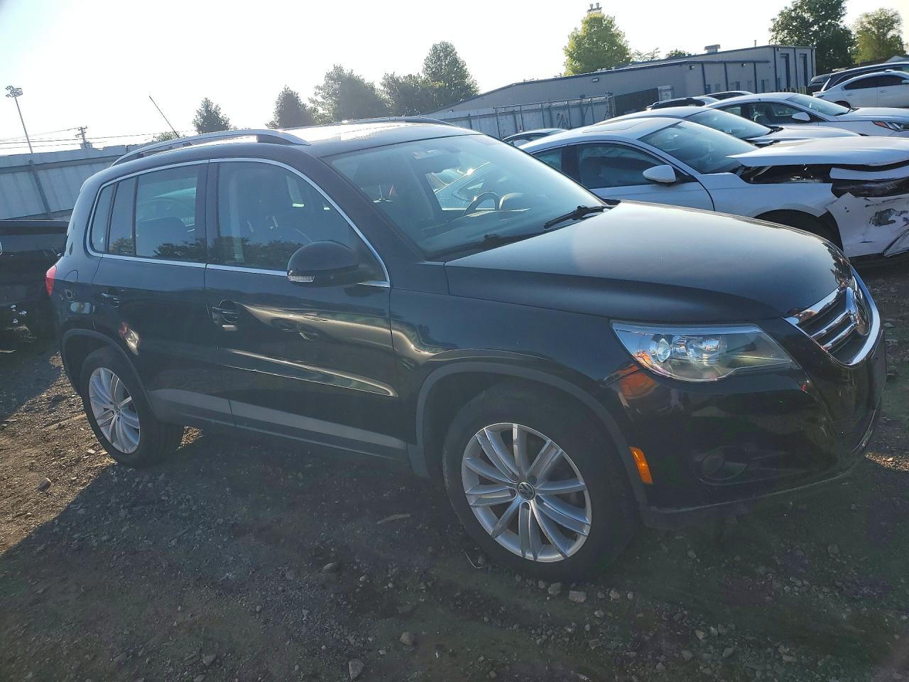 2011 VOLKSWAGEN TIGUAN