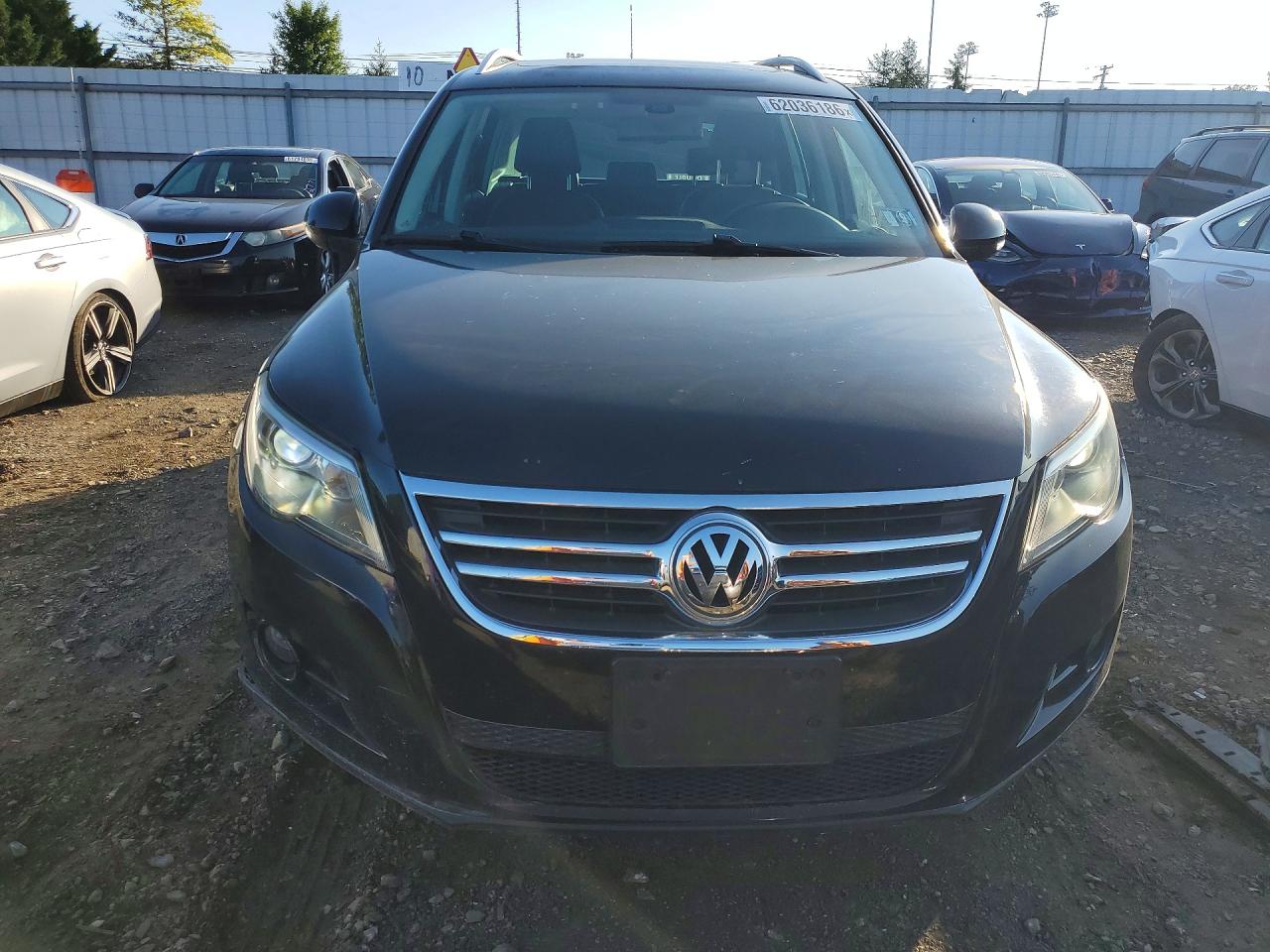 2011 VOLKSWAGEN TIGUAN