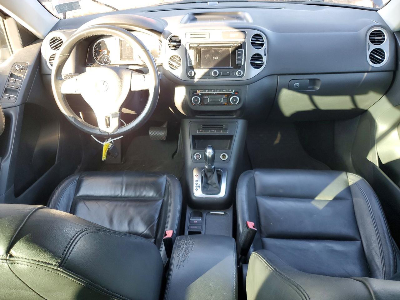 2011 VOLKSWAGEN TIGUAN