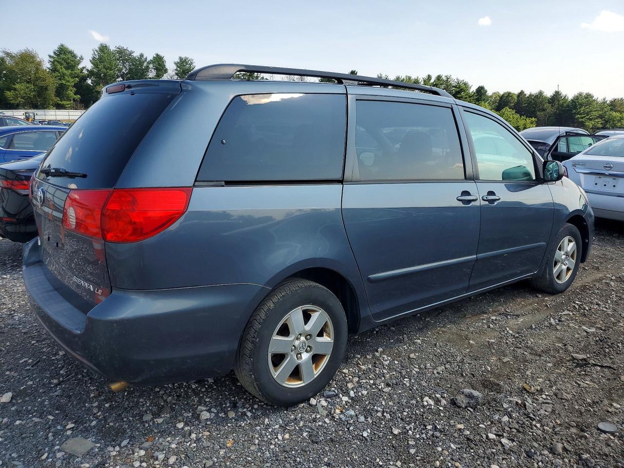 2009 TOYOTA SIENNA