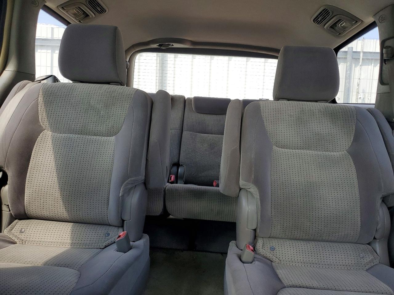 2009 TOYOTA SIENNA