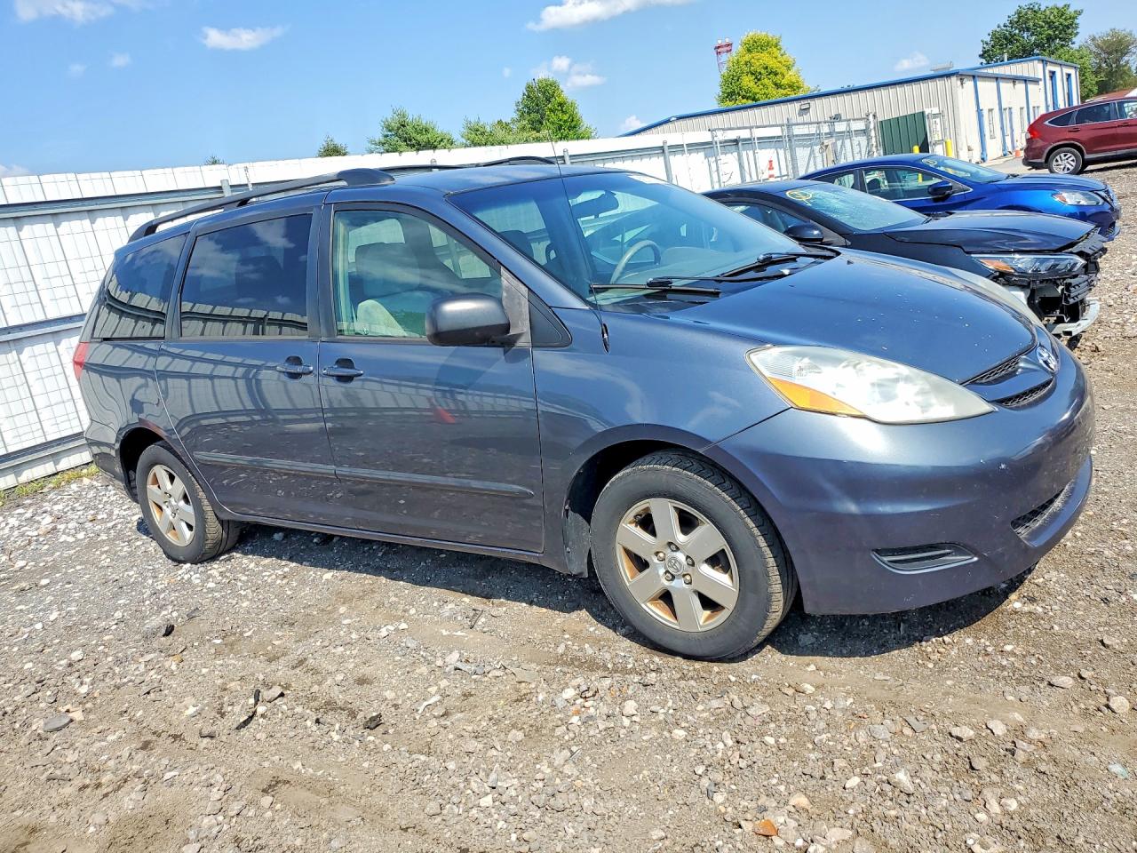 2009 TOYOTA SIENNA