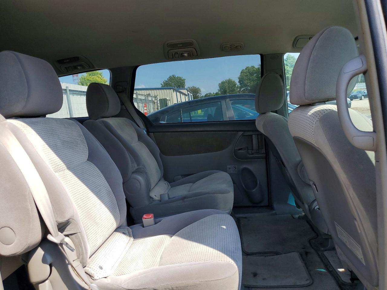 2009 TOYOTA SIENNA