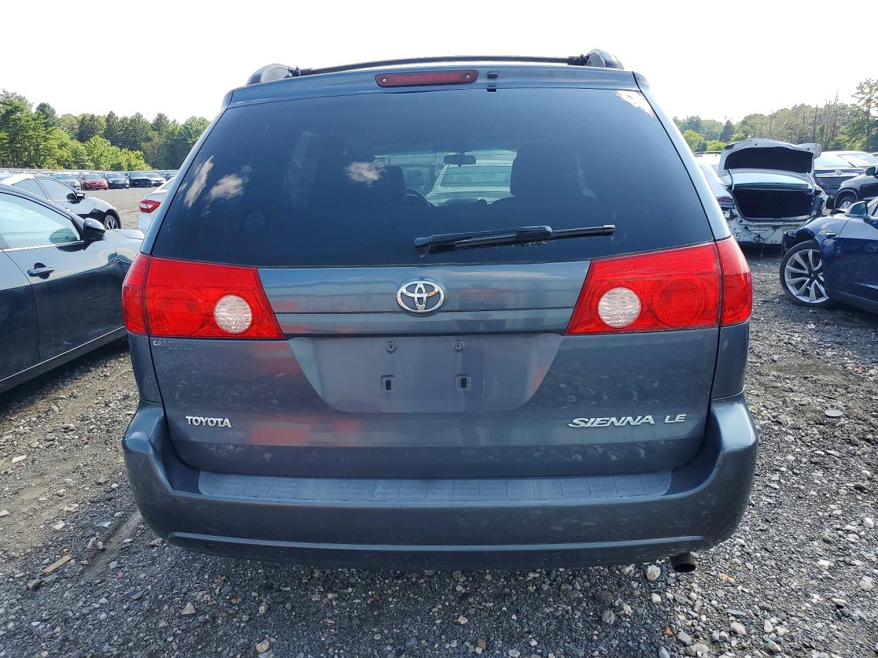 2009 TOYOTA SIENNA