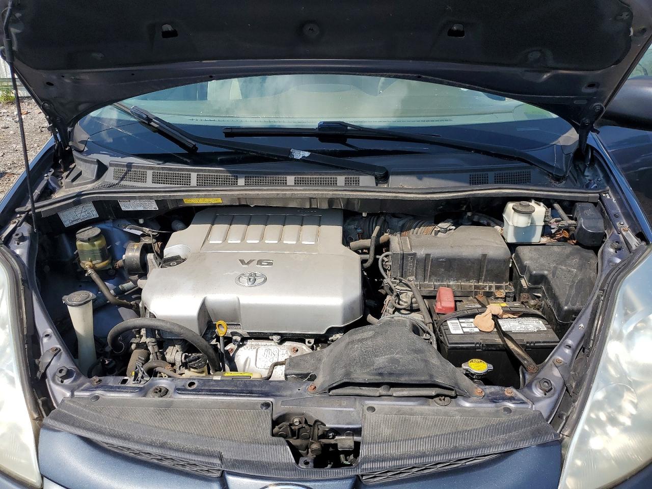 2009 TOYOTA SIENNA