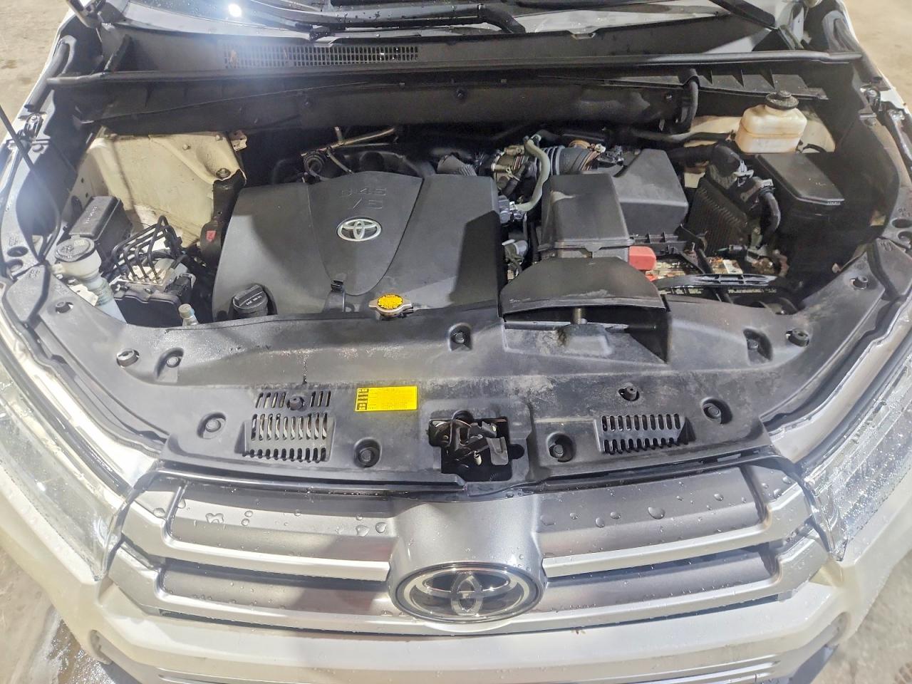 2017 TOYOTA HIGHLANDER