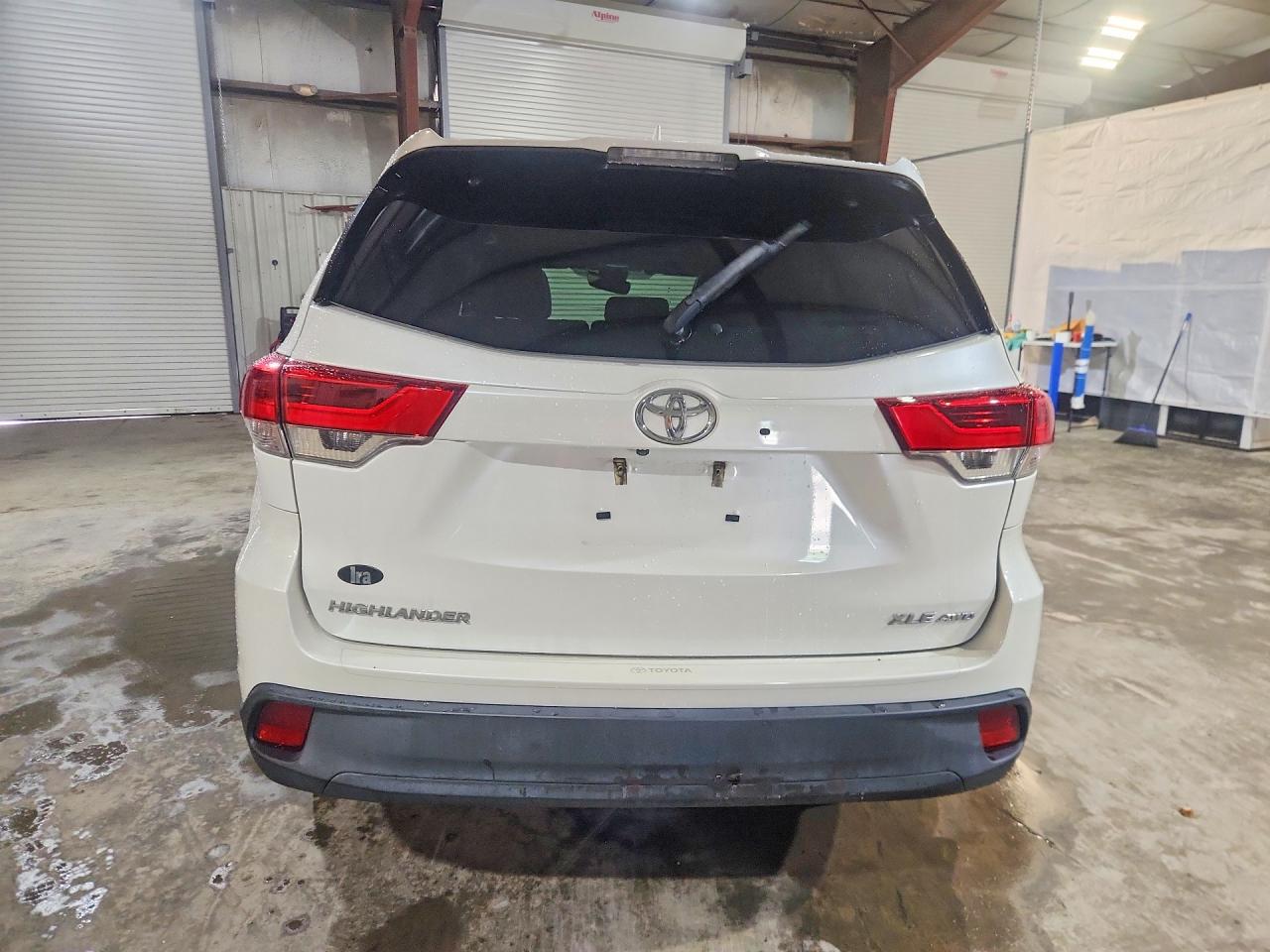 2017 TOYOTA HIGHLANDER