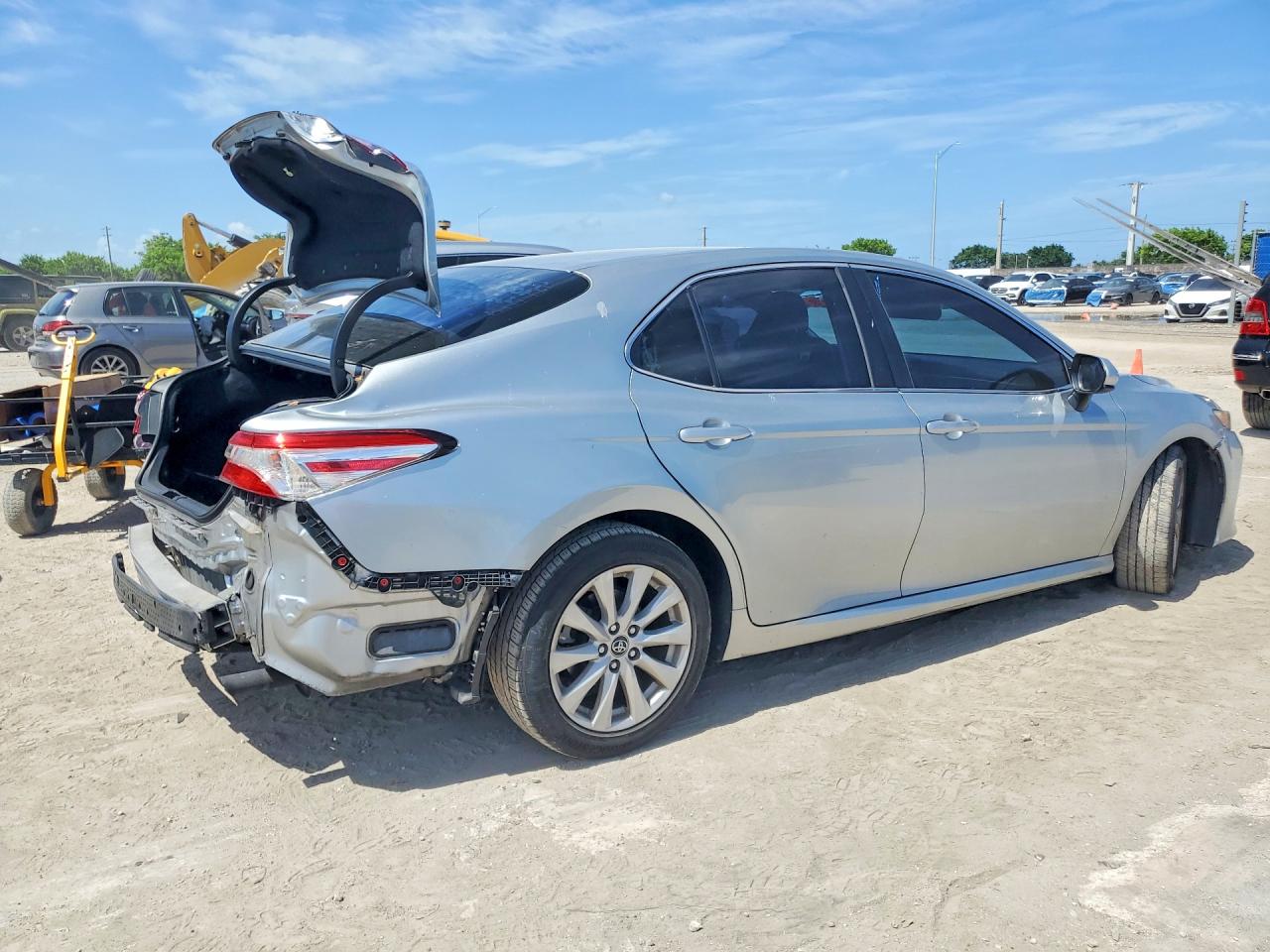 2018 TOYOTA CAMRY