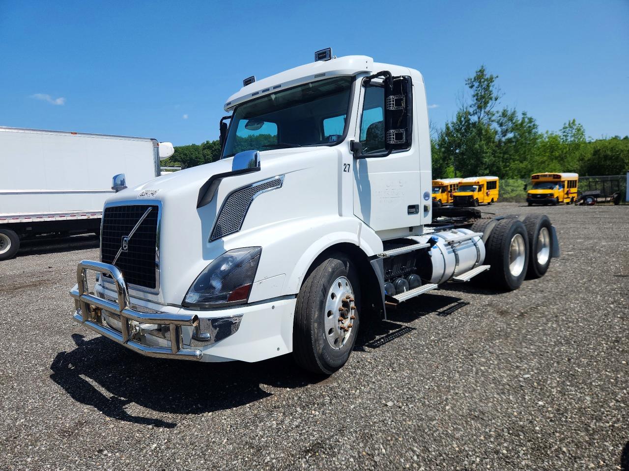 2016 VOLVO VN