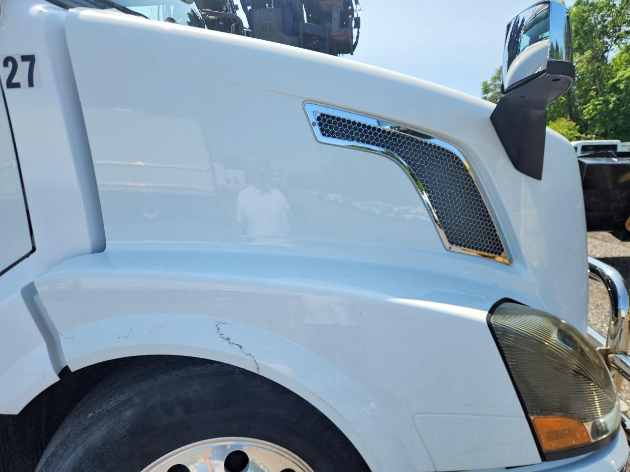 2016 VOLVO VN