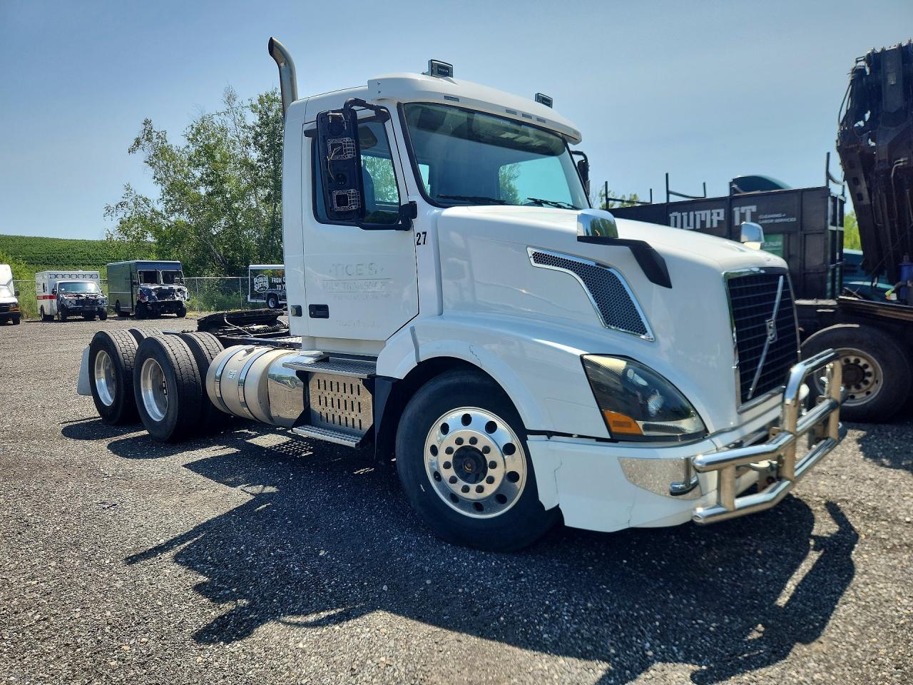 2016 VOLVO VN