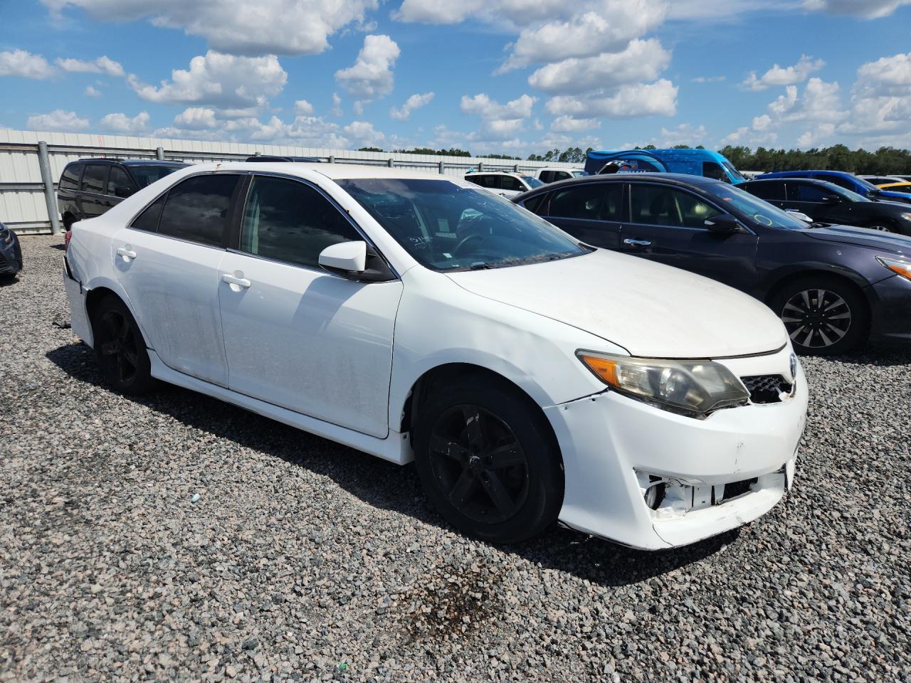 2014 TOYOTA CAMRY