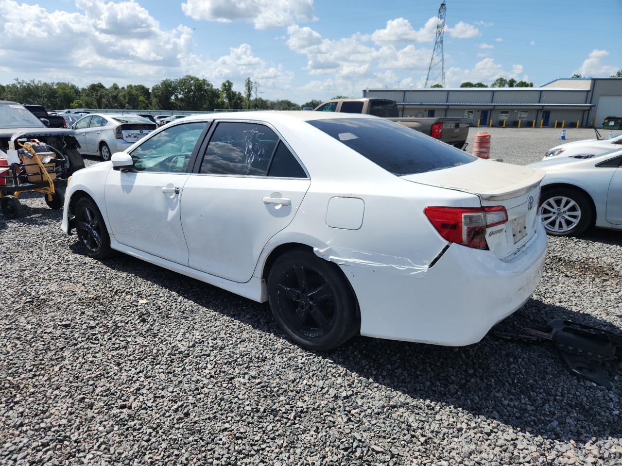 2014 TOYOTA CAMRY