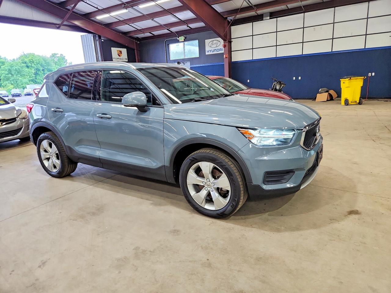 2020 VOLVO XC40