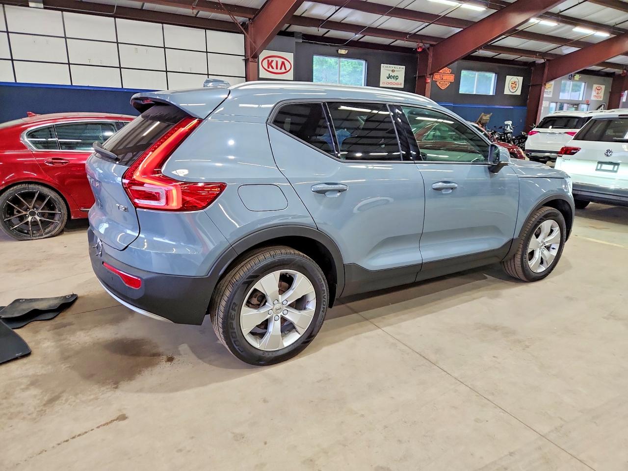 2020 VOLVO XC40