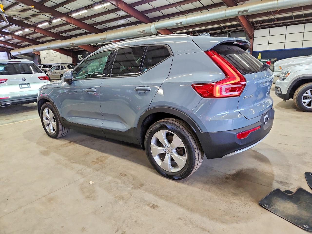 2020 VOLVO XC40