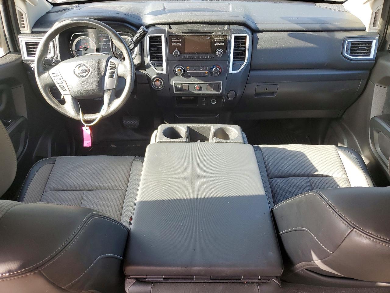 2017 NISSAN TITAN
