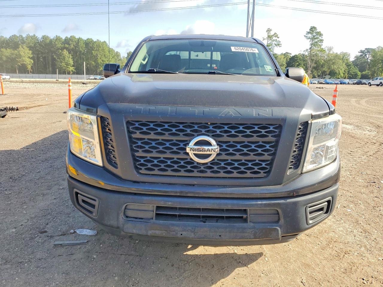 2017 NISSAN TITAN