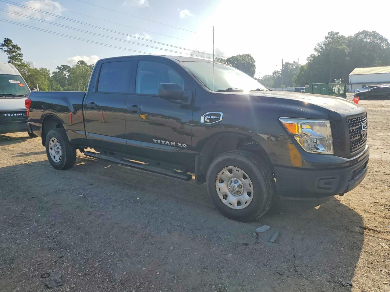 2017 NISSAN TITAN