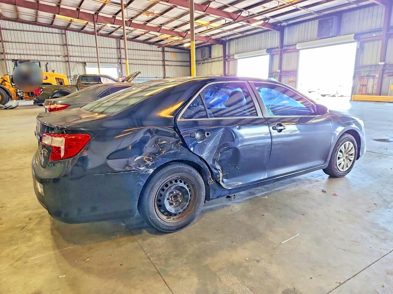 2014 TOYOTA CAMRY