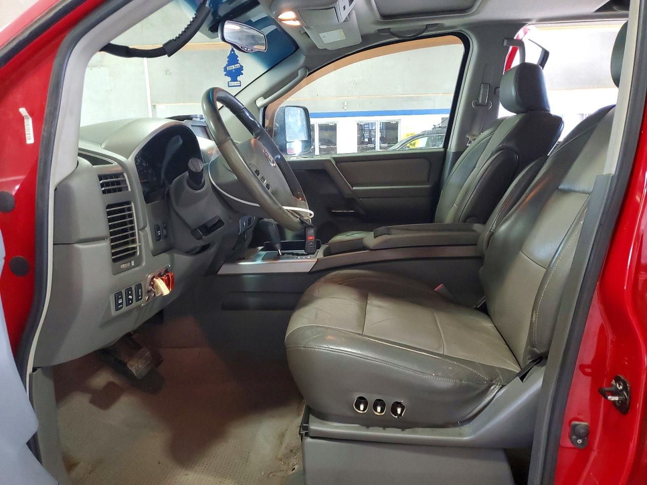 2005 NISSAN TITAN