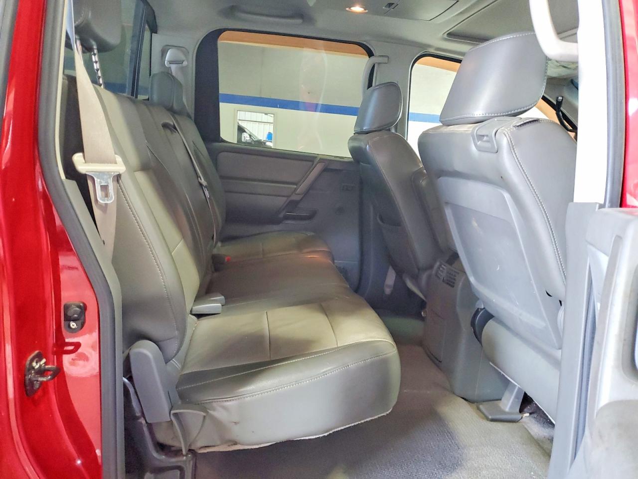 2005 NISSAN TITAN