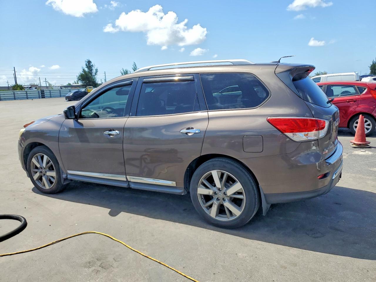 2015 NISSAN PATHFINDER