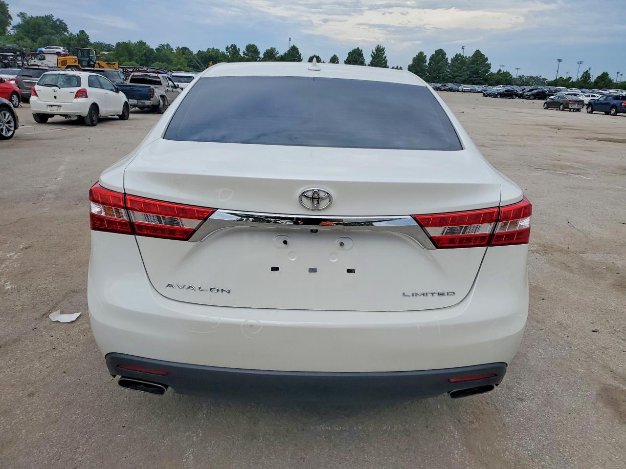 2013 TOYOTA AVALON
