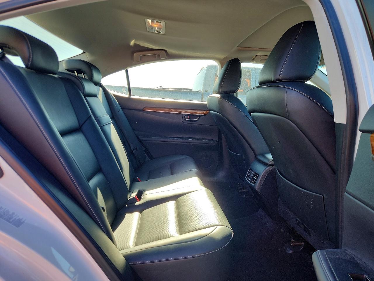 2015 LEXUS ES300