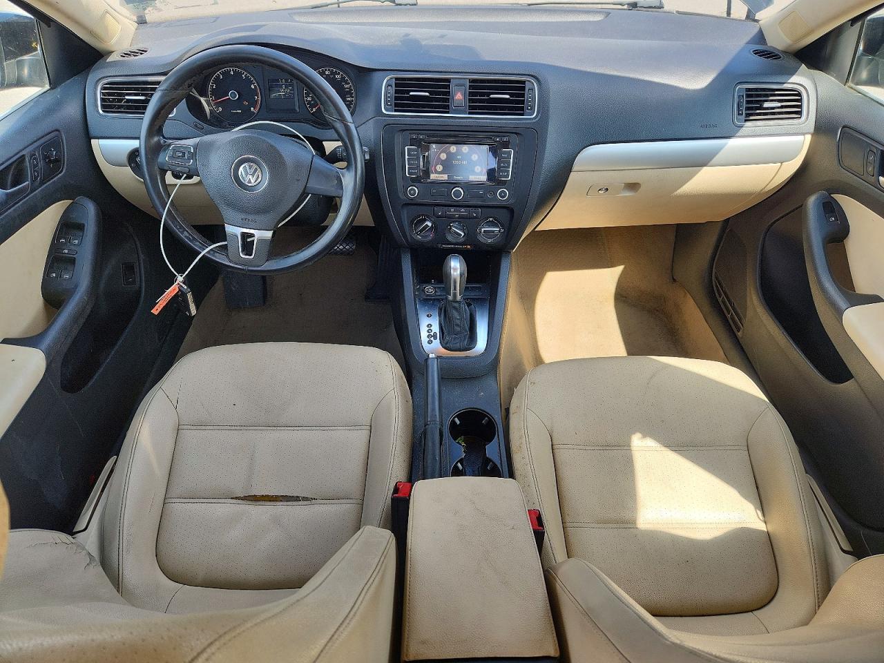 2011 VOLKSWAGEN JETTA