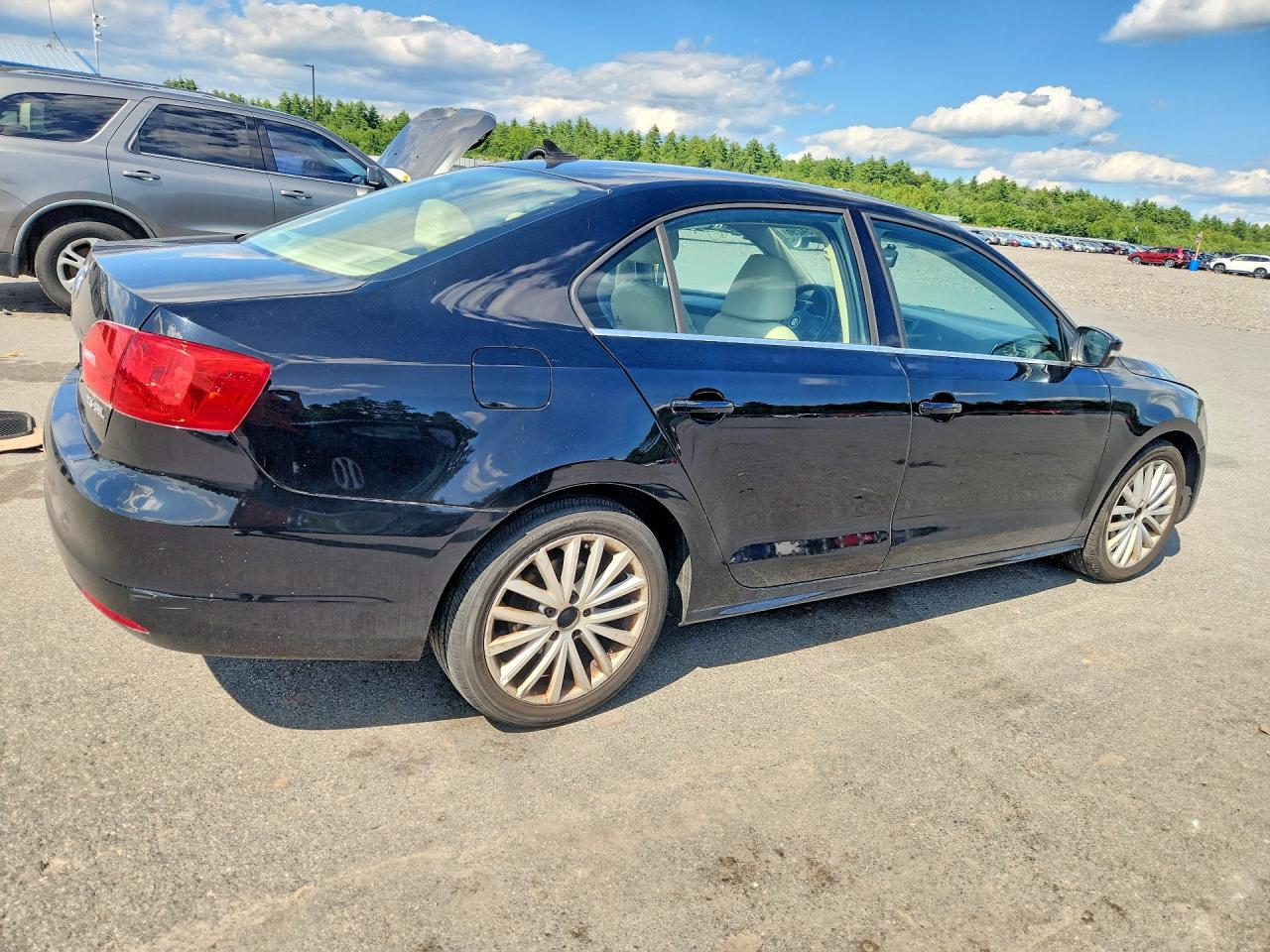 2011 VOLKSWAGEN JETTA