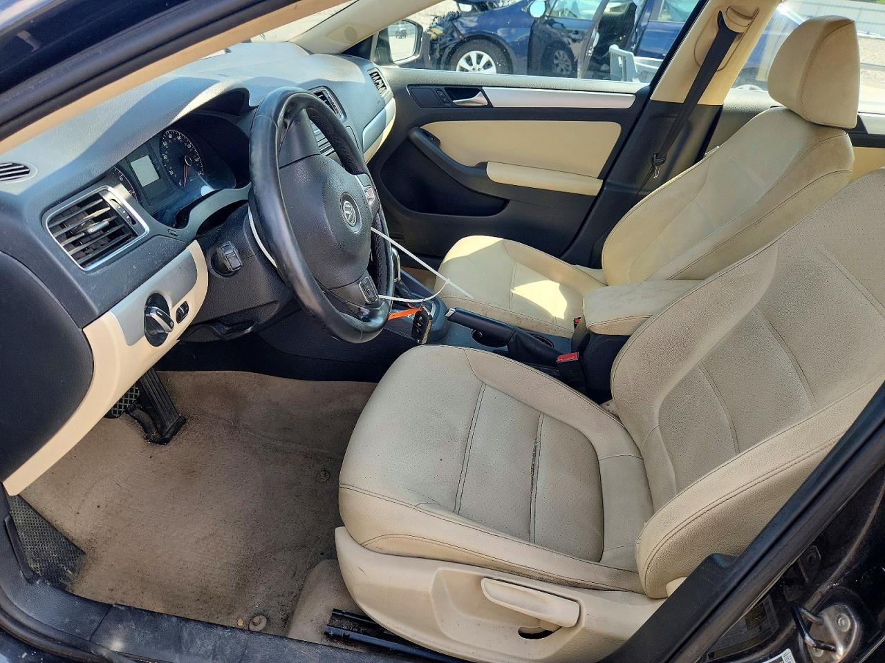 2011 VOLKSWAGEN JETTA