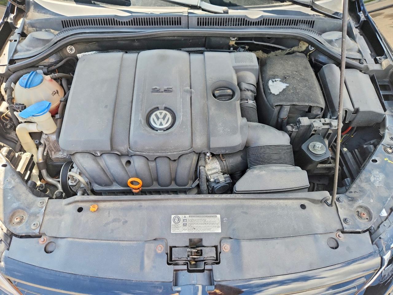 2011 VOLKSWAGEN JETTA