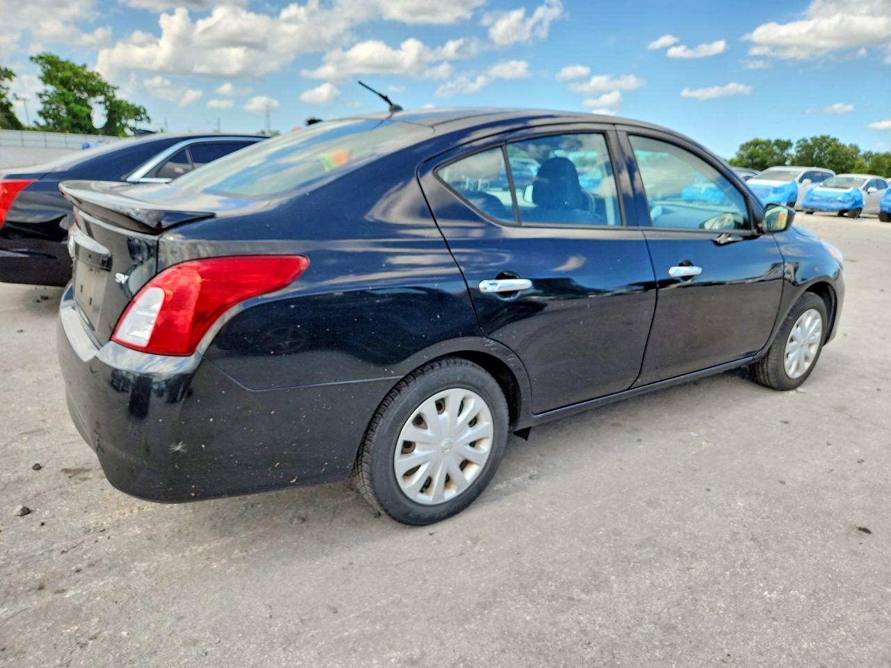 2017 NISSAN VERSA