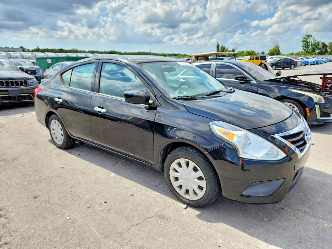 2017 NISSAN VERSA